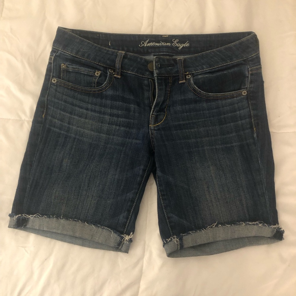 America Eagle size 8 stretch jean shorts